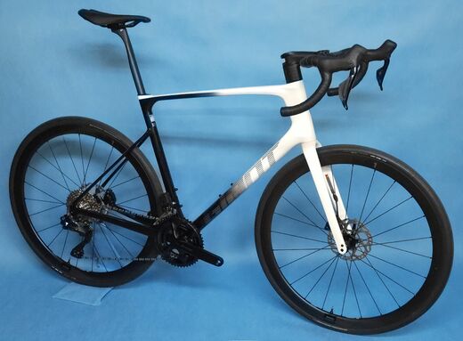 Giant 24 Defy Advanced Pro 1 Di2 UnicornWhite 2.jpg