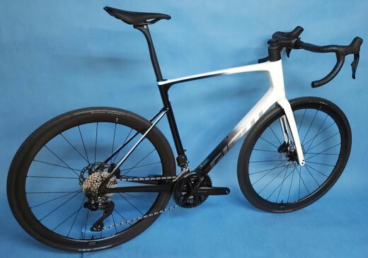 Giant 24 Defy Advanced Pro 1 Di2 UnicornWhite 3.jpg