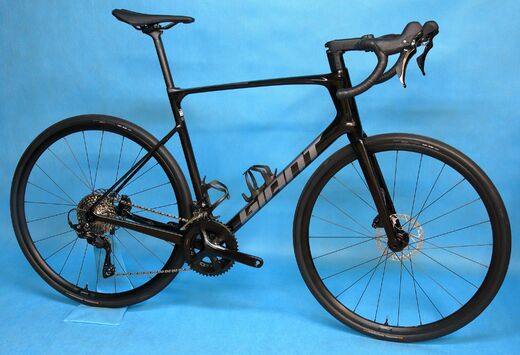 Giant Defy Advanced 2 Carbon M25 2.JPG