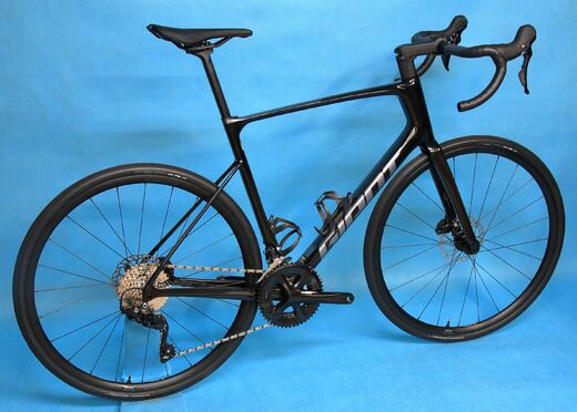 Giant Defy Advanced 2 Carbon M25 3.JPG