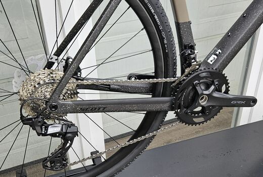 Scott 24 Addict Gravel 40 Black 4.jpg