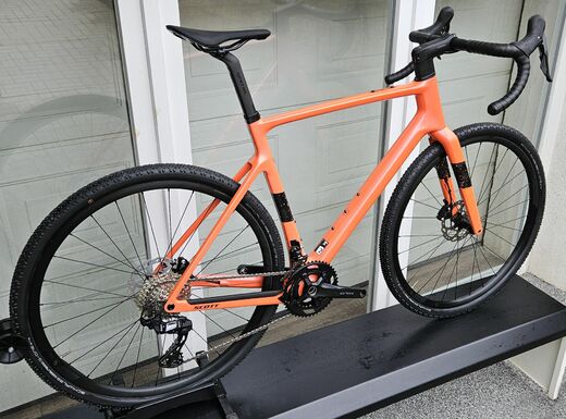 Scott 24 Addict Gravel 40 Orange 3.jpg